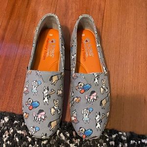 Bobs from Skechers “Go Fetch” dogs